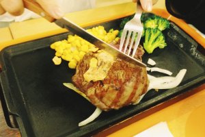 いきなり！ステーキ食べ比べ（コーナン港北インター店）